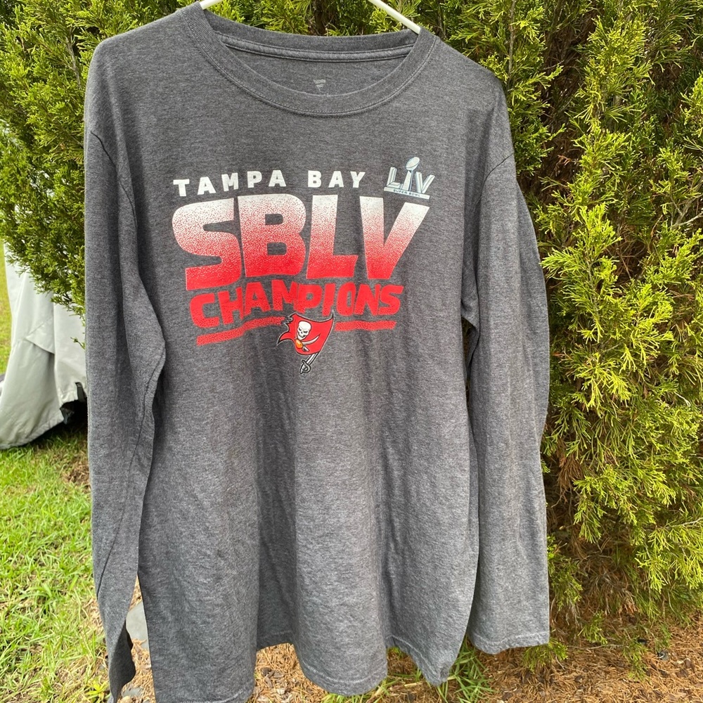 Tampa Bay SBLV Champions Long Sleeve T Shirt Like New Red & Grey Men’s Sz Large